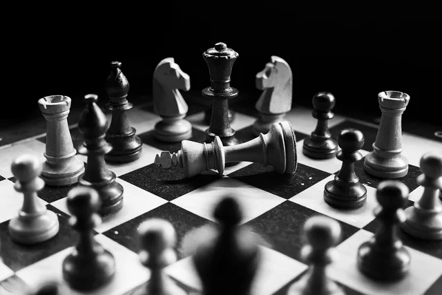 chess, checkmate, chess pieces, black-and-white, monochrome, beautiful, emotionally, defeat, lost, dilemma, problem, game, chess, chess, chess, chess, chess, dilemma. Problem discovery framework: the parts worth your attention